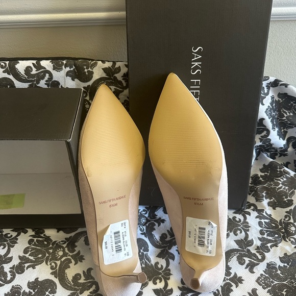 Saks Fifth Avenue Blush Suede Shoes, size 8.5 - Picture 7 of 9